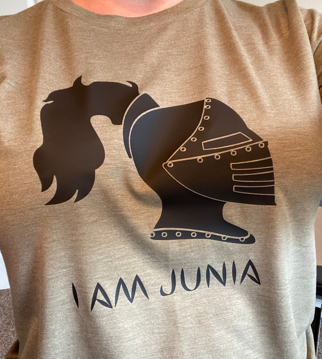 I AM JUNIA